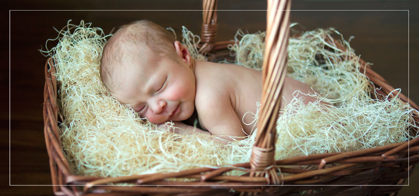 mississippi newborn photographer tristan duplichain yawn